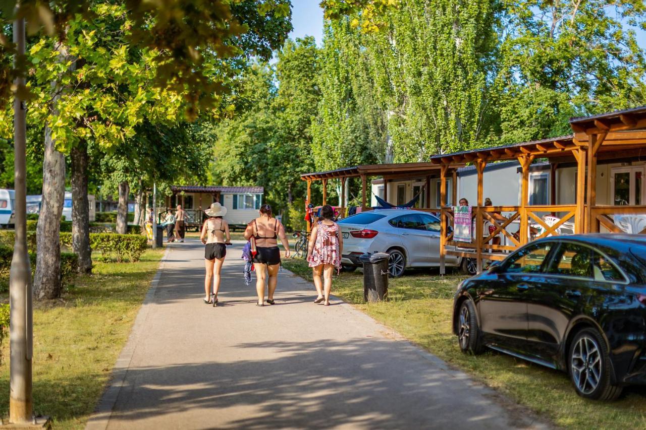 Balatontourist Fuered Camping & 2*