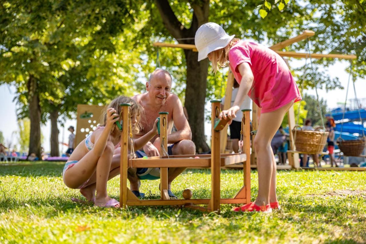 Campsite Balatontourist Fuered Camping & 2*