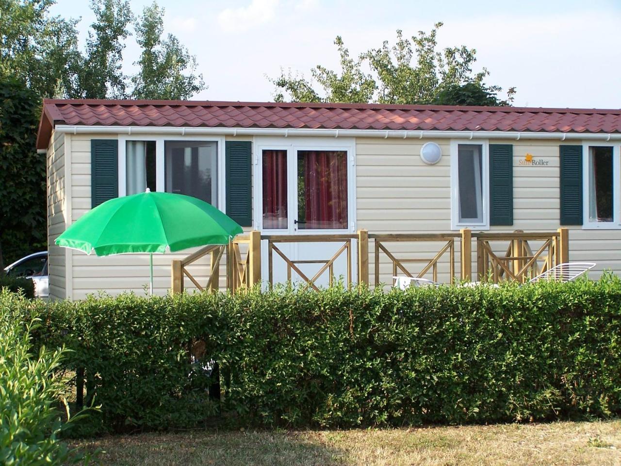 Balatontourist Fuered Camping & Campsite